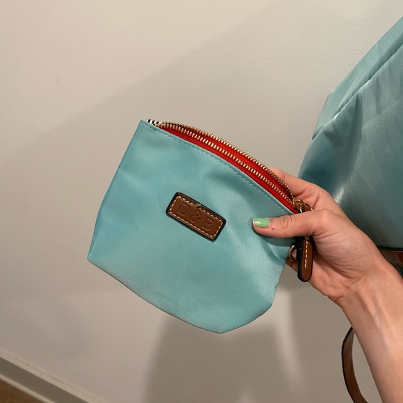 Dooney bourke purse! - Picture 4 of 5